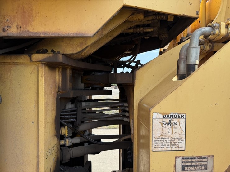 komatsu-wa600-image-40