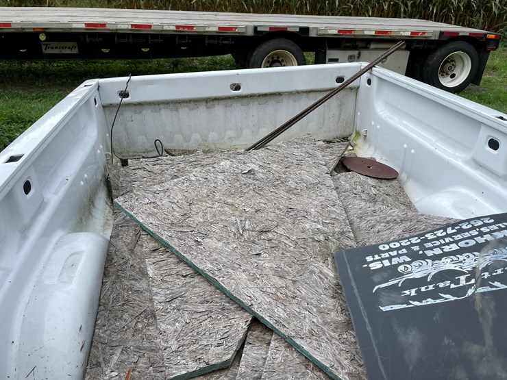 #7127-•-8'-chevy-truck-box-image-19