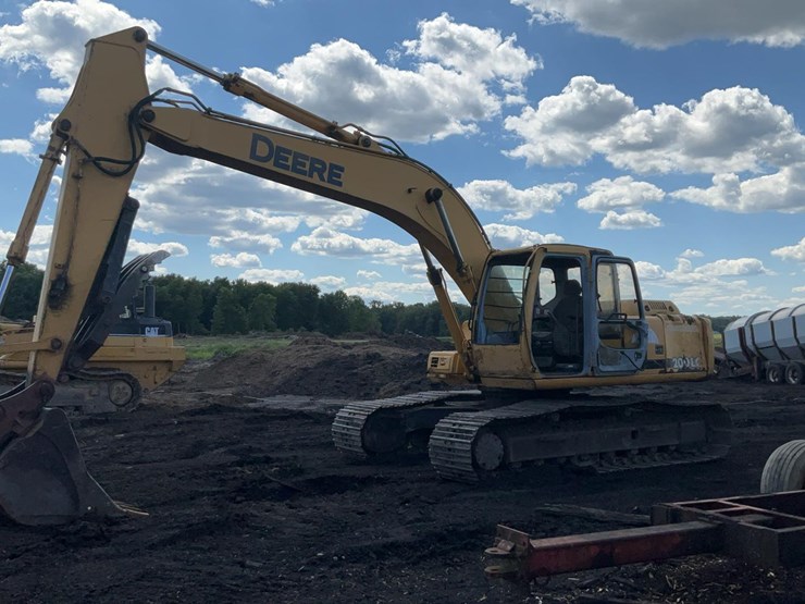 deere-200-lc-image-64