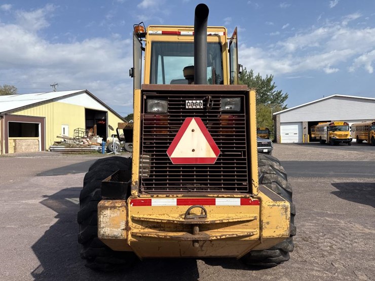 1990-case-621zf-image-4