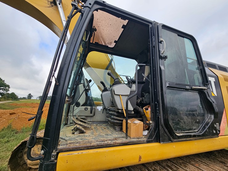 2017-caterpillar-336f-image-52