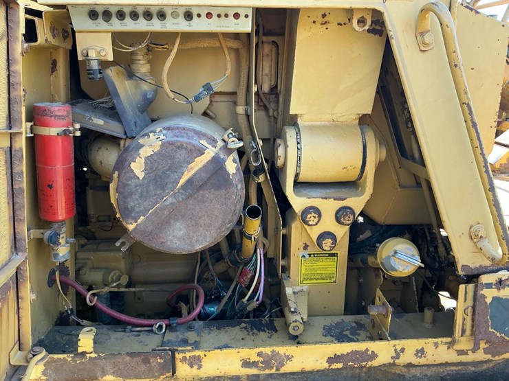 caterpillar-943-image-24