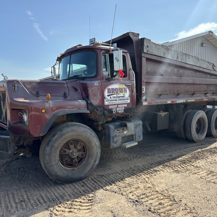 1997 MACK DM690S