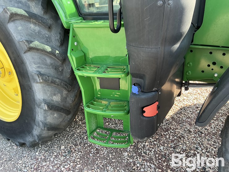 2022-john-deere-6155m-image-13