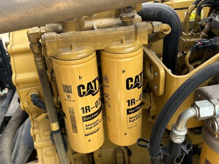 caterpillar-745-image-64