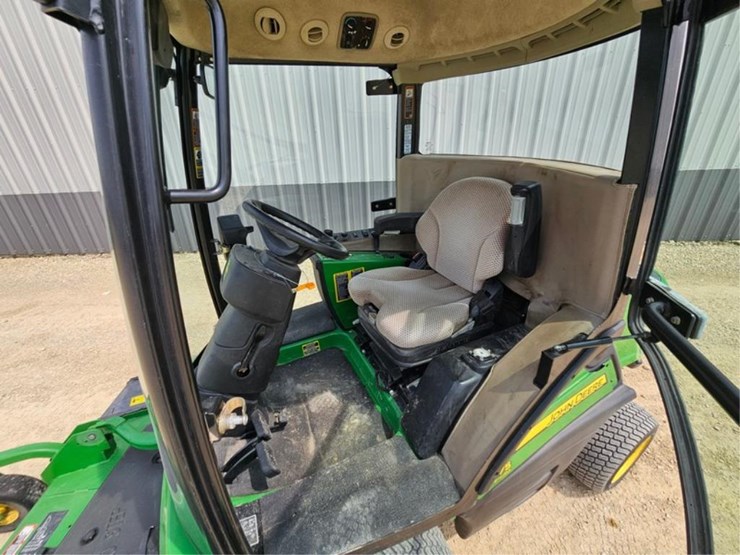 john-deere-1575-image-17