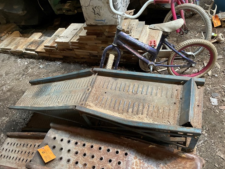 #7198-•-set-of-metal-car-ramps-image-3