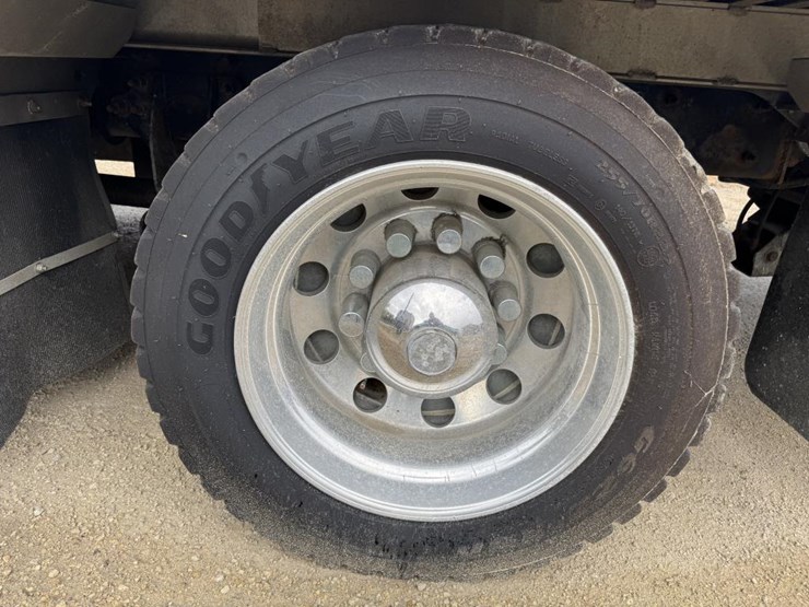 2017-international-durastar-4300-image-70