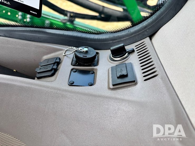 2019-john-deere-r4045-image-136