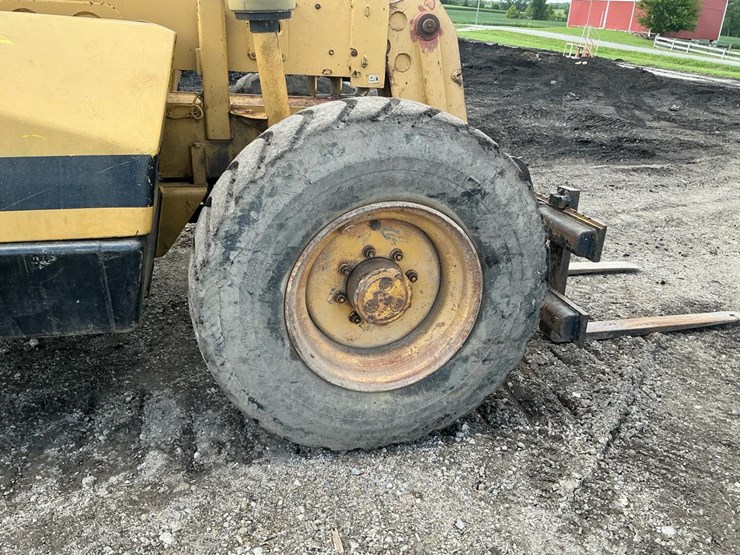 caterpillar-th82-image-26