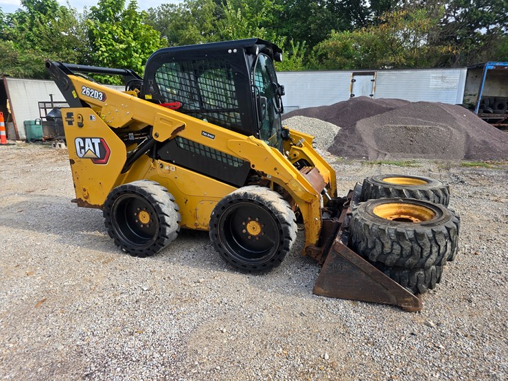 2020-caterpillar-262d3-image-25