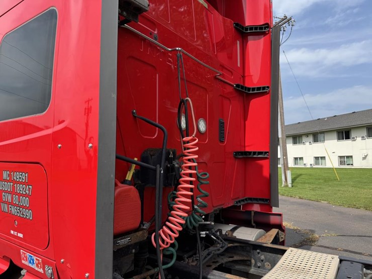 2014-international-prostar-image-18
