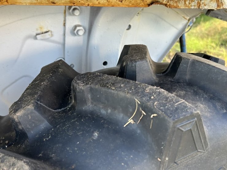 ford-1220-image-63