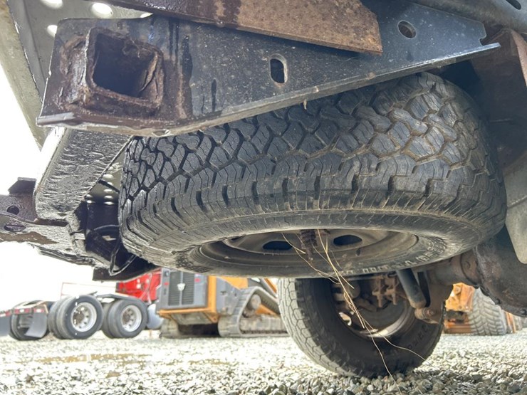 2011-ford-f250-image-24