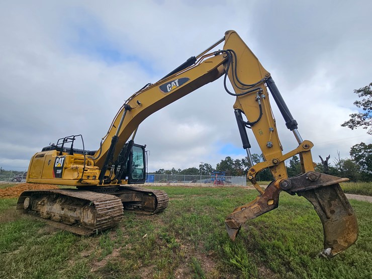 2017-caterpillar-336f-image-27