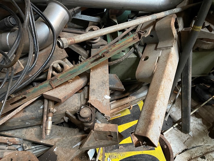 #7193-•-pile-of-various-metal-image-14