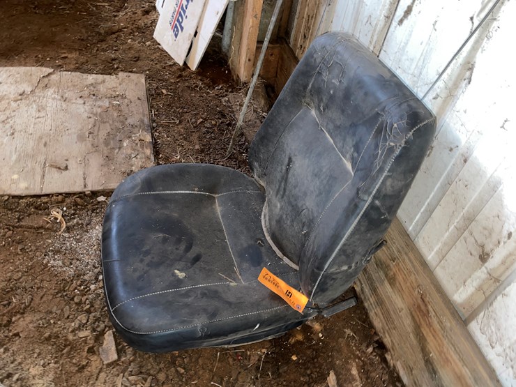 #7177-•-equipment-seat-image-4