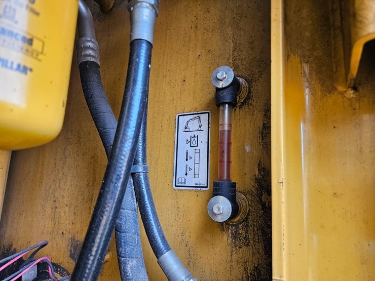 2017-caterpillar-336f-image-47