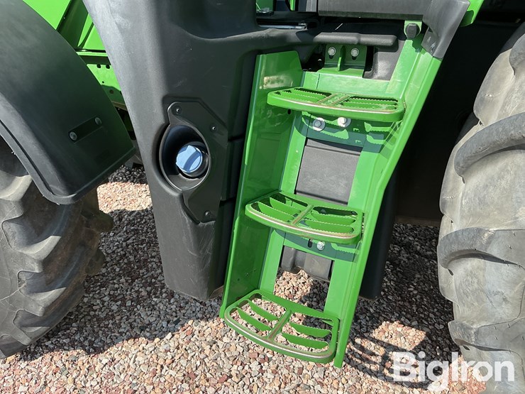 2022-john-deere-6155m-image-15