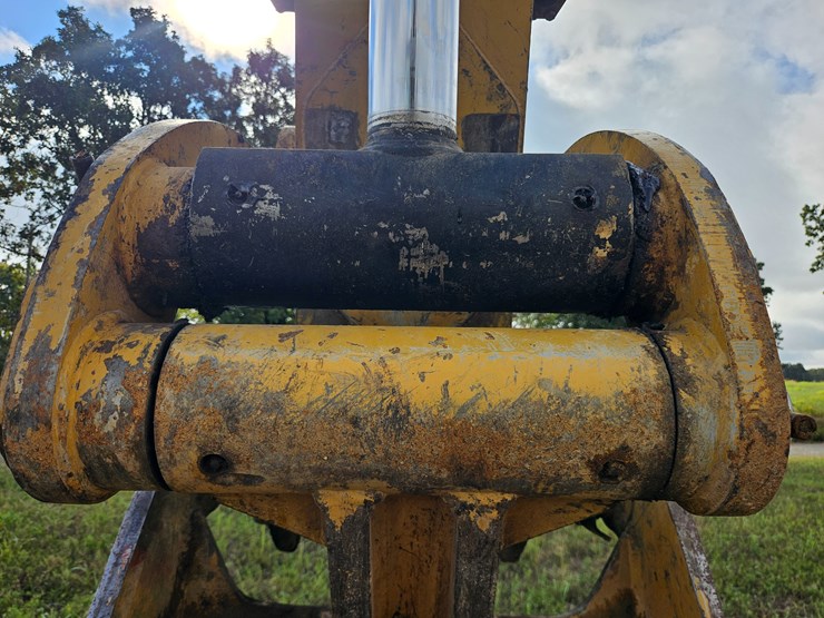 2017-caterpillar-336f-image-96