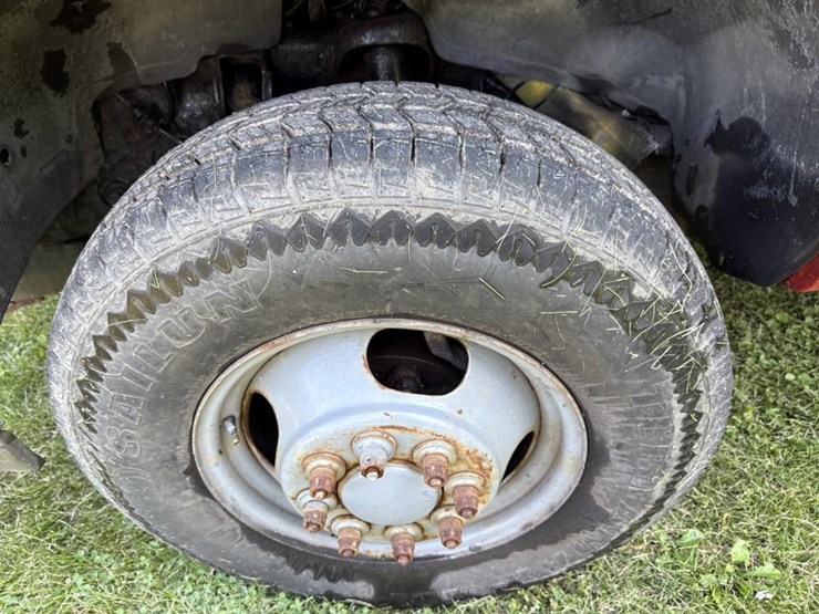 2001-chevrolet-3500-image-46