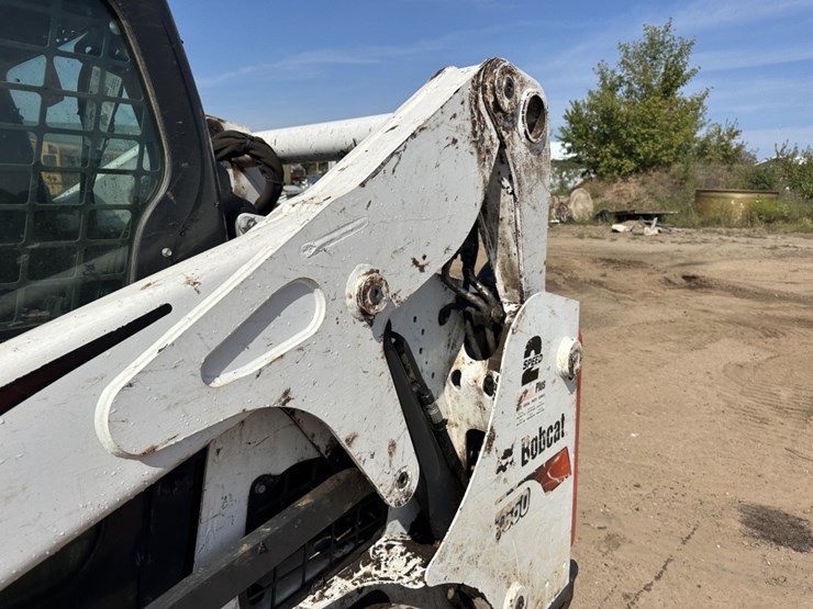2019-bobcat-t650-image-11