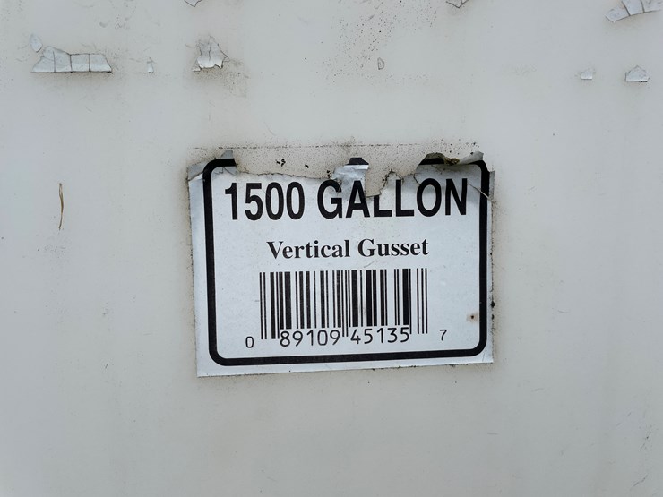 #7114-•-vertical-gusset-1500-gal-poly-liquid-tank-image-6