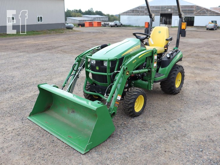 2021-john-deere-1025r-image-1