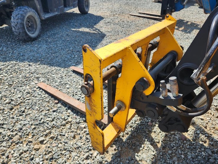 jcb-520-50-image-10