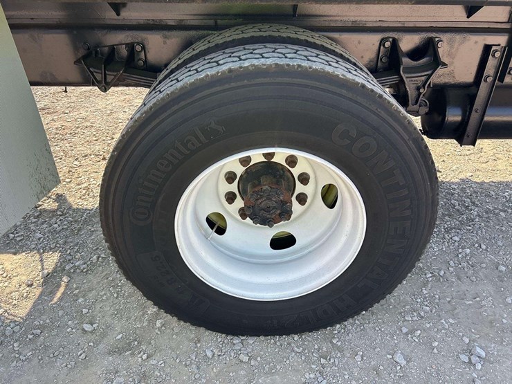 2018-international-durastar-4300-image-30