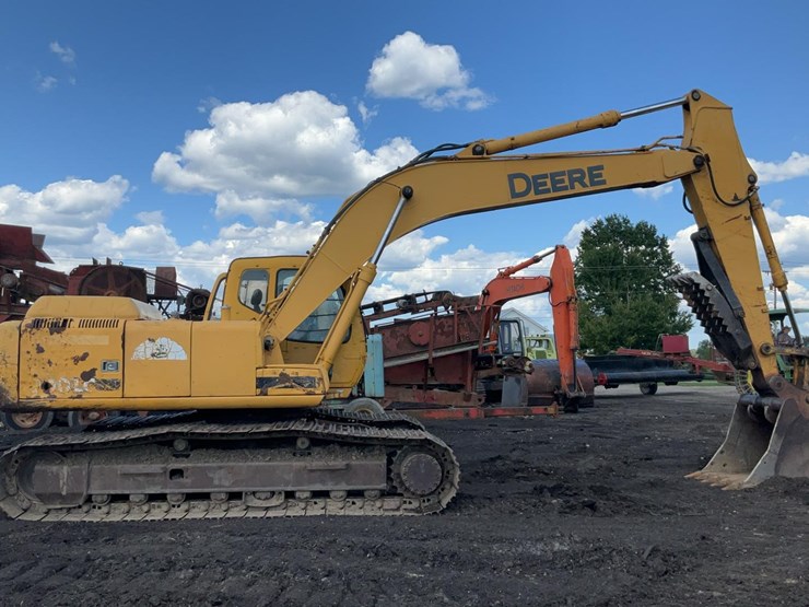 deere-200-lc-image-68