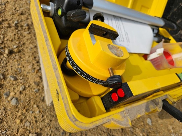 john-deere-12-image-12