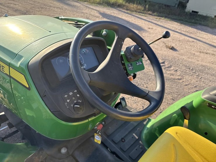 john-deere-3032e-image-12