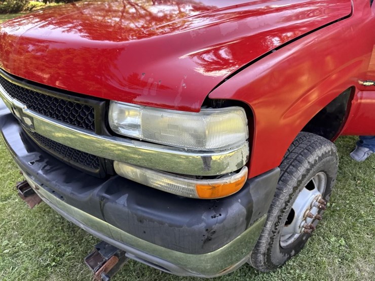 2001-chevrolet-3500-image-9