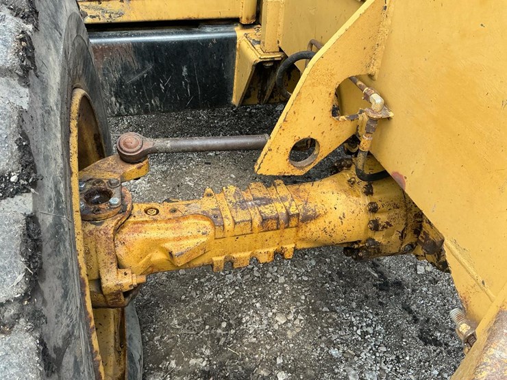 caterpillar-th82-image-37