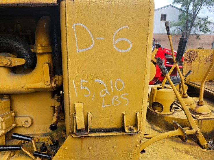 2013-caterpillar-d6-image-34