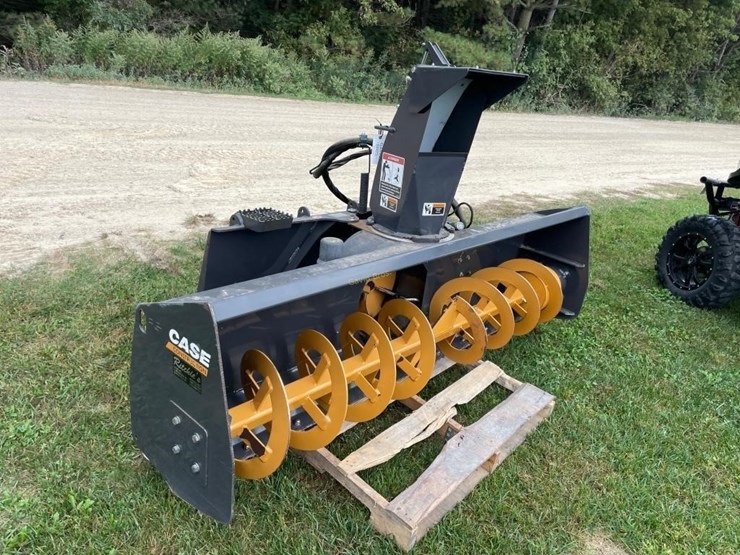 case-universal-attach-7'-snow-blower-image-1