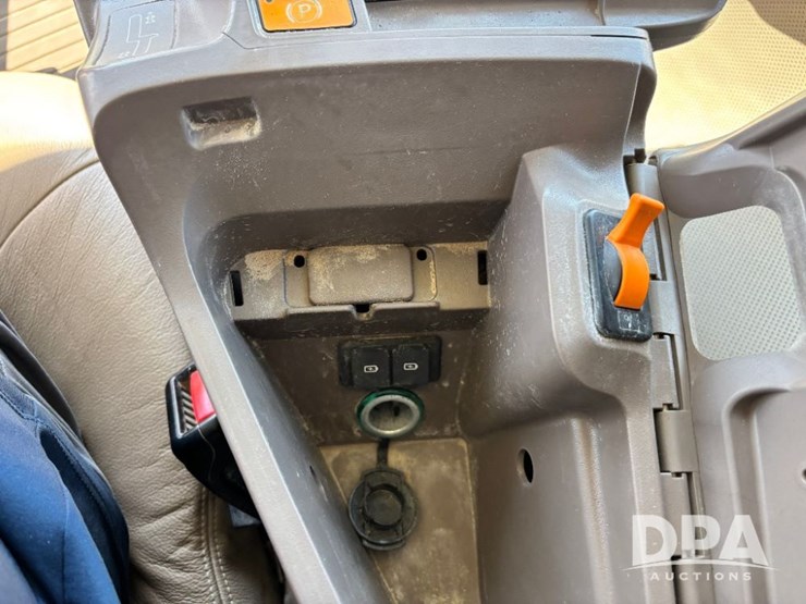 2019-john-deere-f4365-image-107