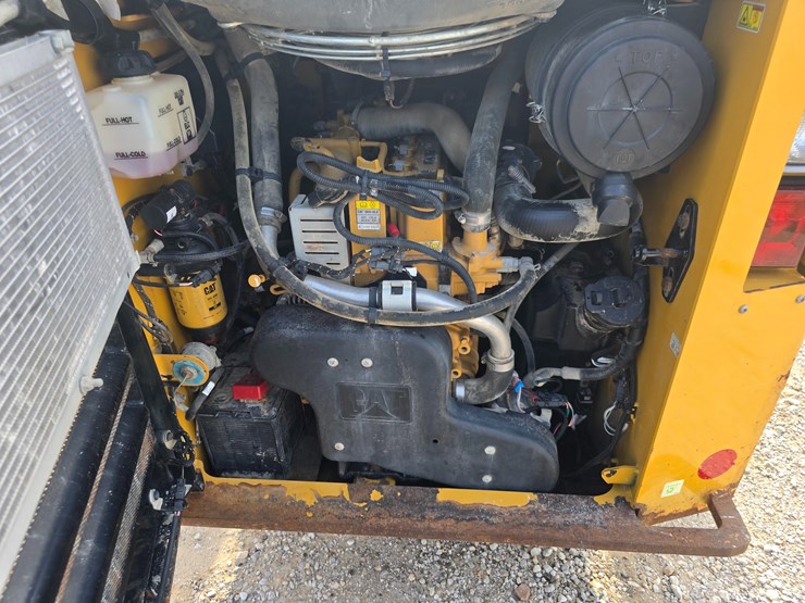 2020-caterpillar-262d3-image-52