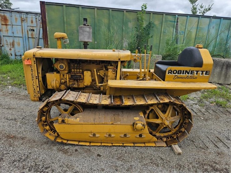 2015-caterpillar-d2-image-2