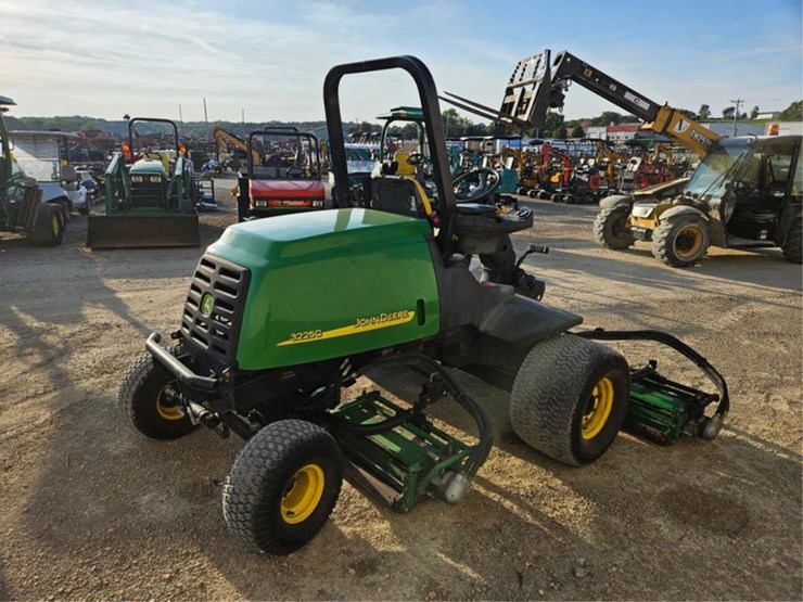 john-deere-3225c-image-5
