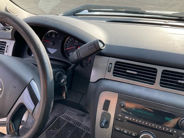 2013-chevrolet-tahoe-image-57