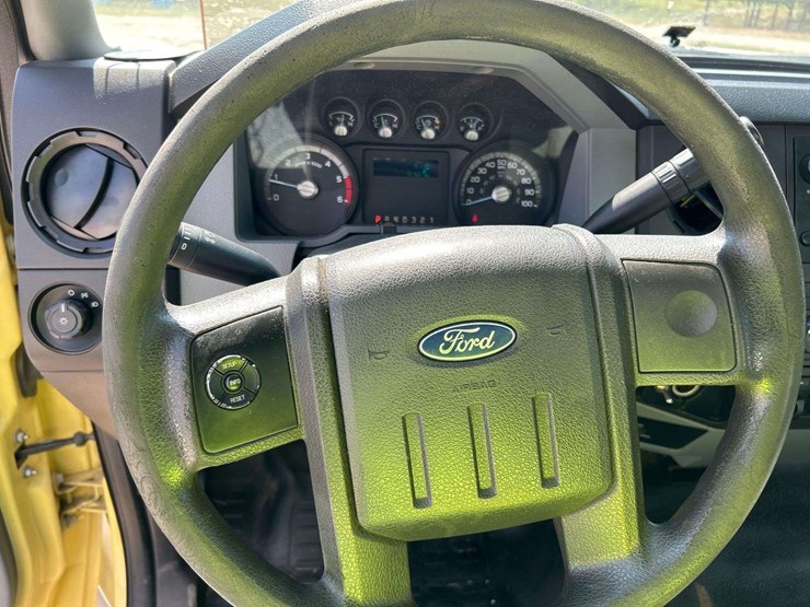 2012-ford-f550-image-14