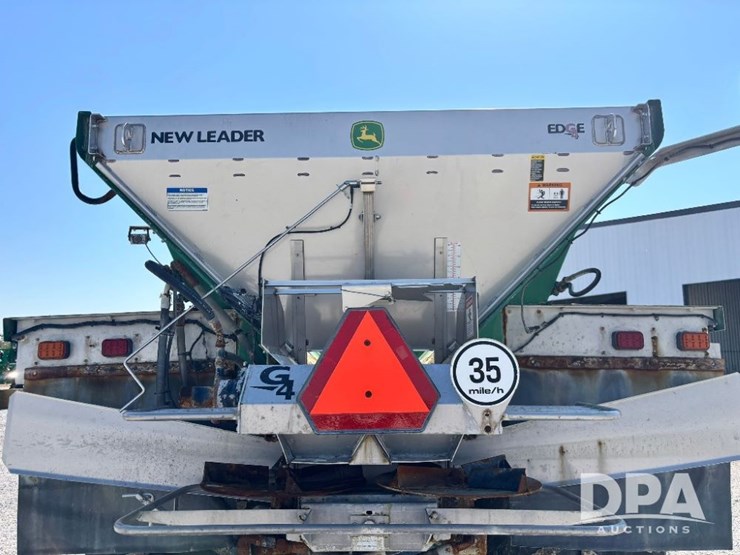 2019-john-deere-f4365-image-62
