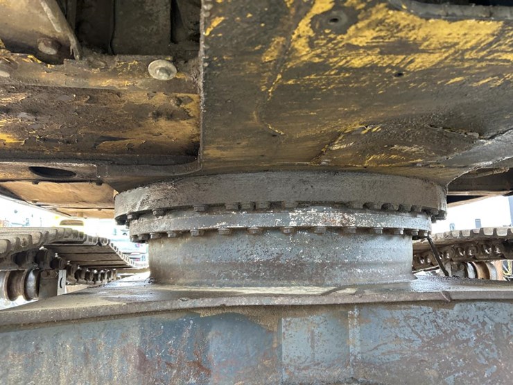 komatsu-pc270-lc-image-46