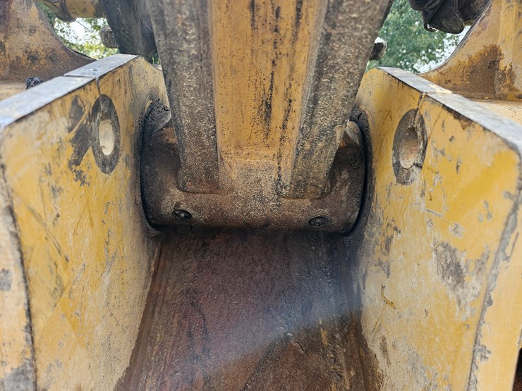 2017-caterpillar-336f-image-95