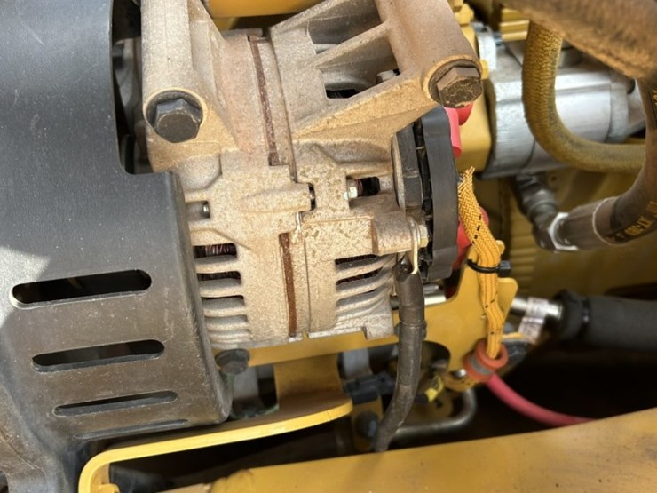 caterpillar-745-image-71
