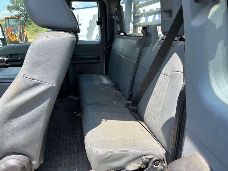 2016-ford-f550-image-17