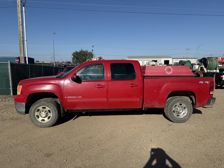 2008-gmc-sierra-2500hd-image-2