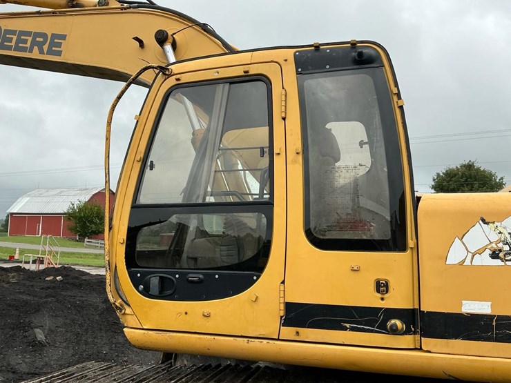 deere-200-lc-image-50